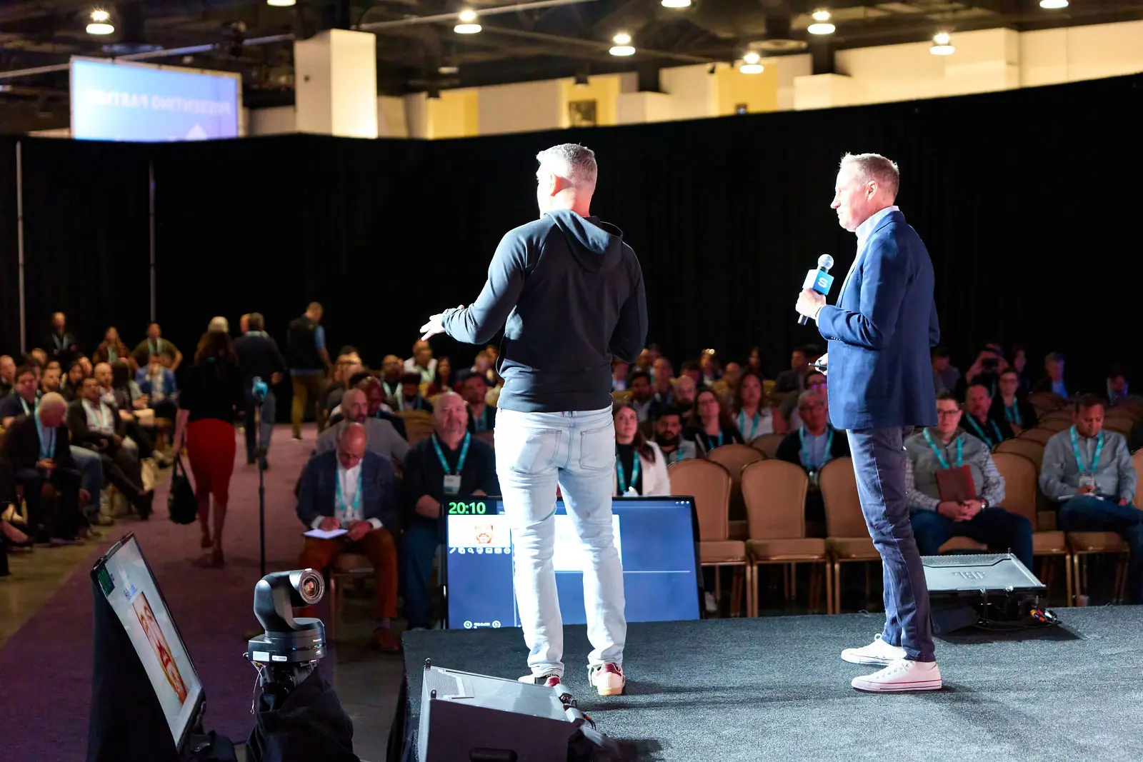 The main stage and a full audience during a session